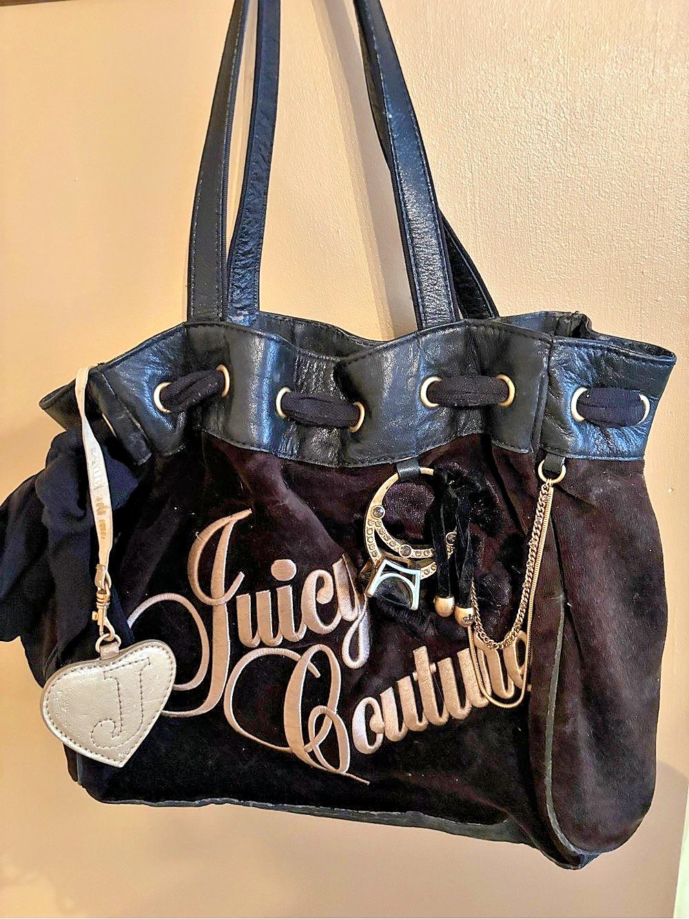 Juicy Couture Daydreamer Tote Bag Black & Gold Velour